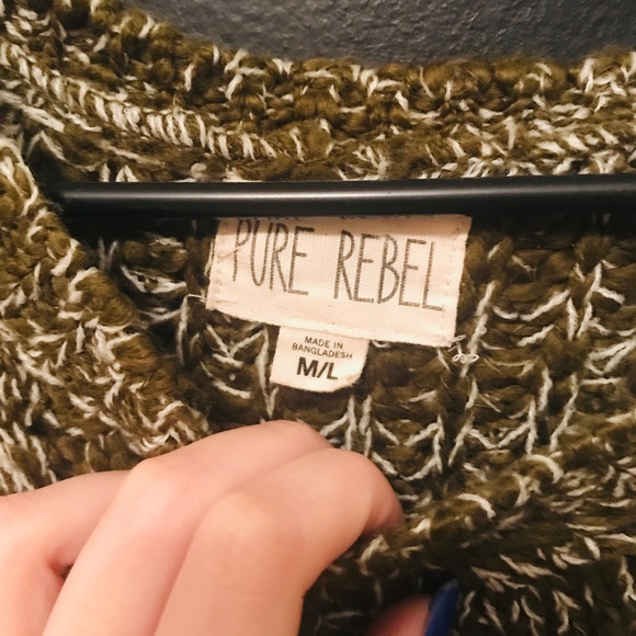 Oversized knit sweater! - Picture 3 of 4